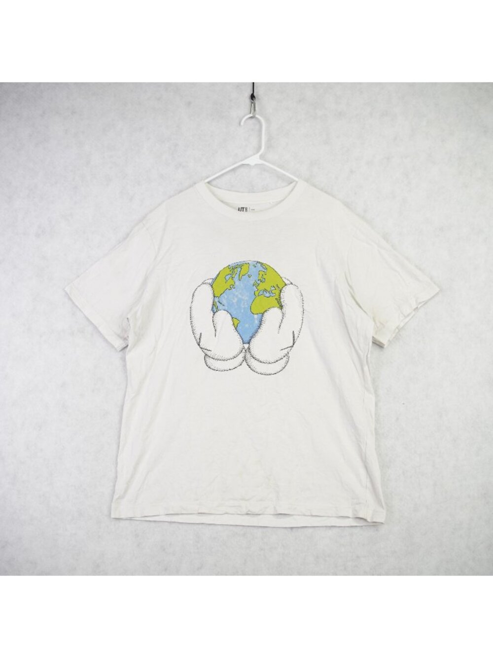 Uniqlo Kwas Mens White Peace For All Globe Hands Graphic Tee Shirt Size X-Large